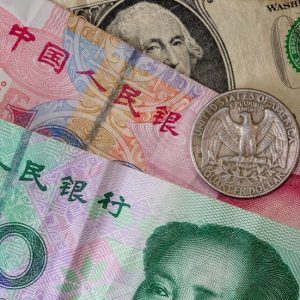 یوان چینی در برابر دلار سقوط کرد