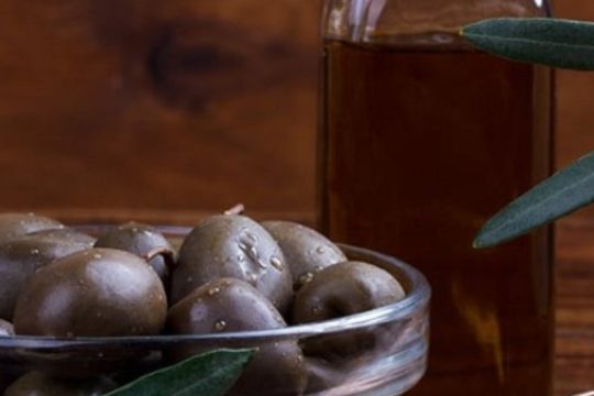 چگونه روغن زیتون اصل را تشخیص دهیم؟